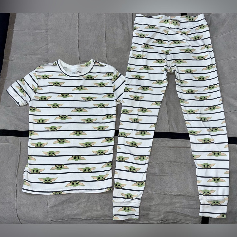 Gap Girls’ Juniors Size 14 Grogu Snug-Fit 2-Piece Pajamas - GREAT CONDITION